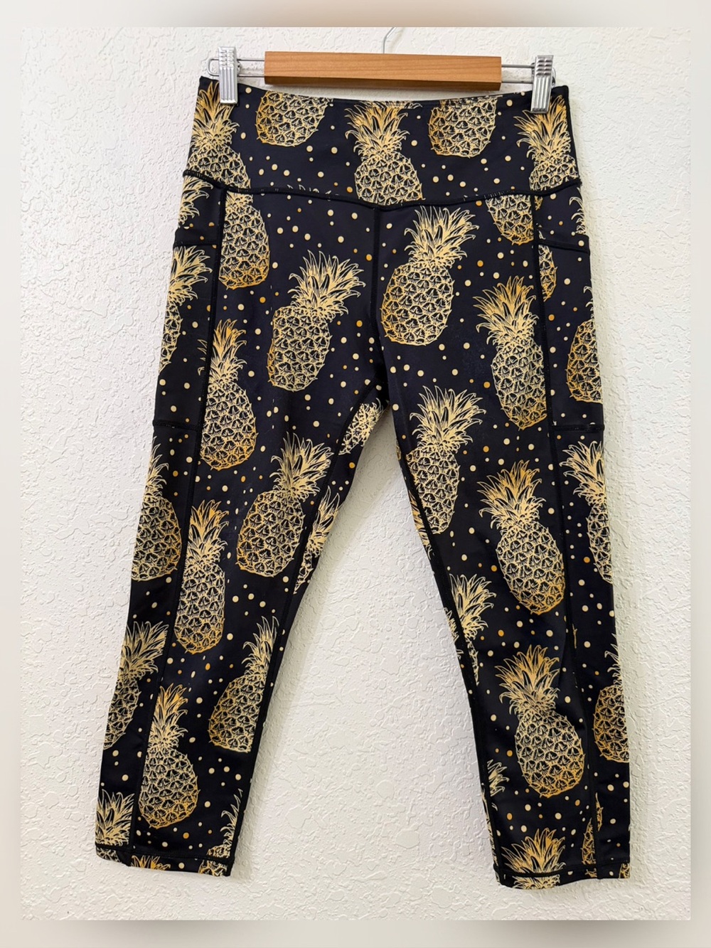 Constantly Varied Gear CVG Cropped Pineapple Pocket Leggings Size M